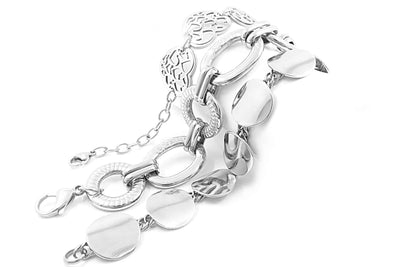 A Complete Guide on How to Clean Silver Jewelry