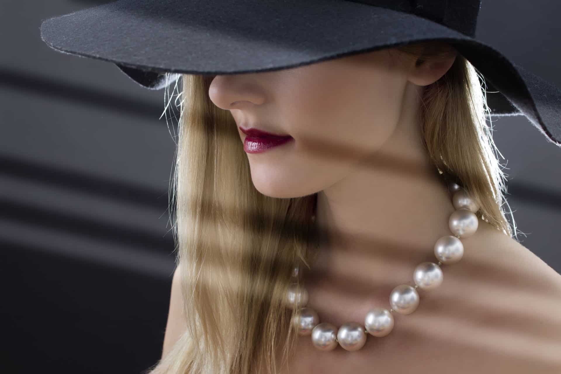 Celebrities Who Made Pearls So Fashionable These Days - PearlsOnly ::  PearlsOnly