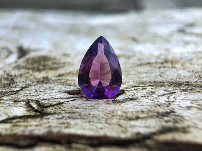 Healing Stones: Benefits of Wearing Amethyst Crystal