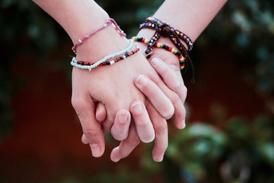 How to Make Friendship Bracelets: Step-by-Step